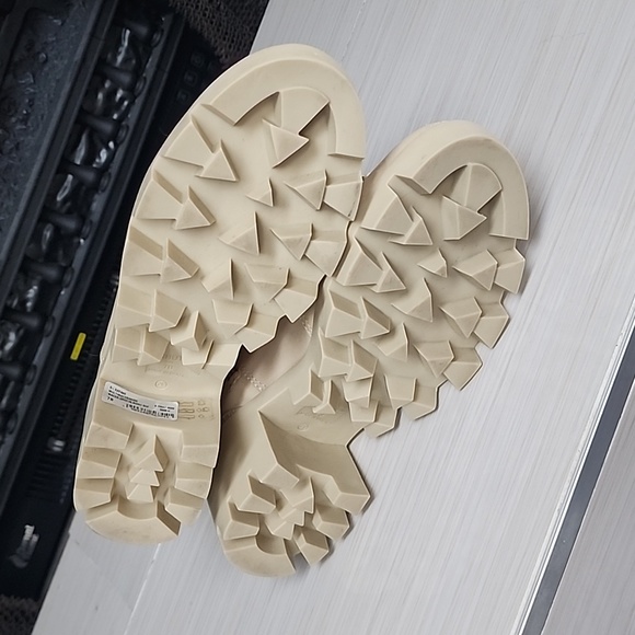 Schutz Xayane Lug-Sole Leather Lace Up Platform Combat Boots Almond Buff Leather - Picture 14 of 16